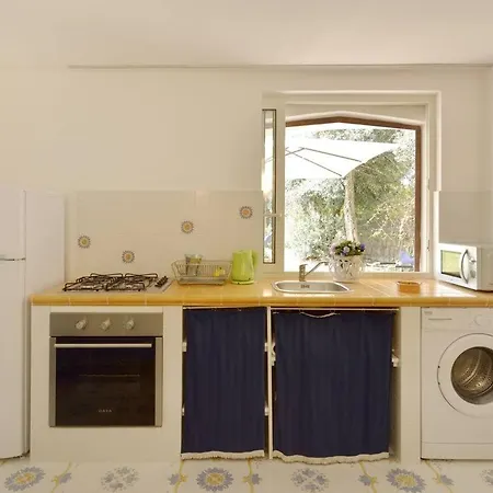 Ensemble: Casa Con Giardino