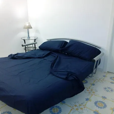 Ensemble: Casa Con Giardino Procida