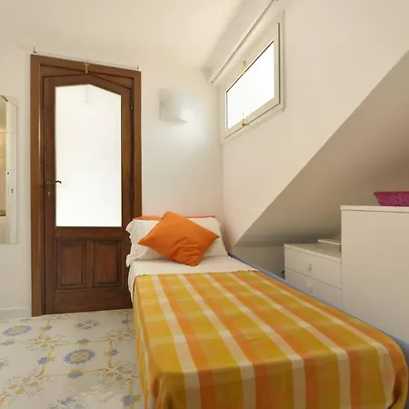 Ensemble: Casa Con Giardino