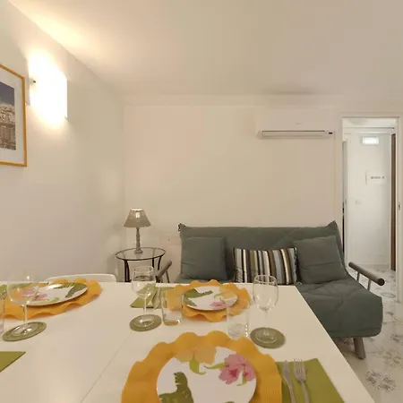 Ensemble: Casa Con Giardino Procida