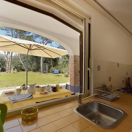 Ensemble: Casa Con Giardino