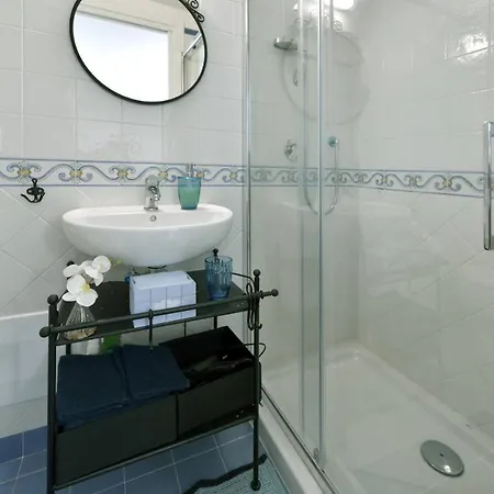 Ensemble: Casa Con Giardino Procida