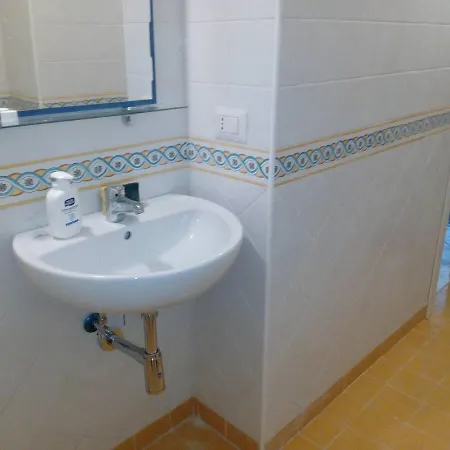 Ensemble: Casa Con Giardino Procida