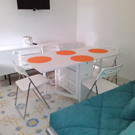 Ensemble: Casa Con Giardino Procida