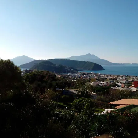 Ensemble: Casa Con Giardino Procida